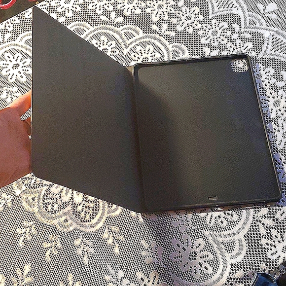iPad Pro 4th Generation Case w/ Unique Flower Designs, Unbranded - Picture 3 of 11